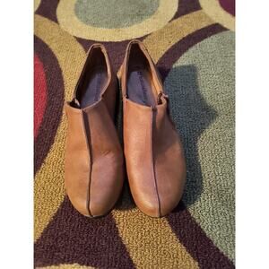 Woman's Naturalizer size 6M Loafers